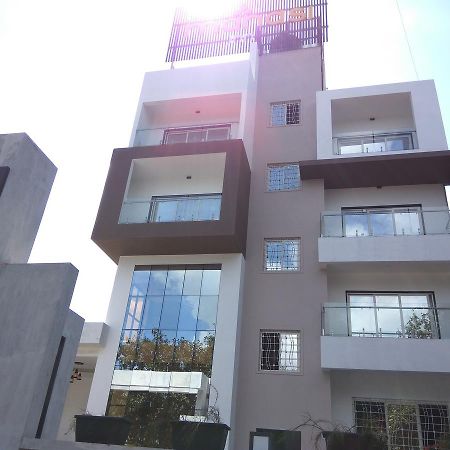 Manasi Inn Satara Exterior photo
