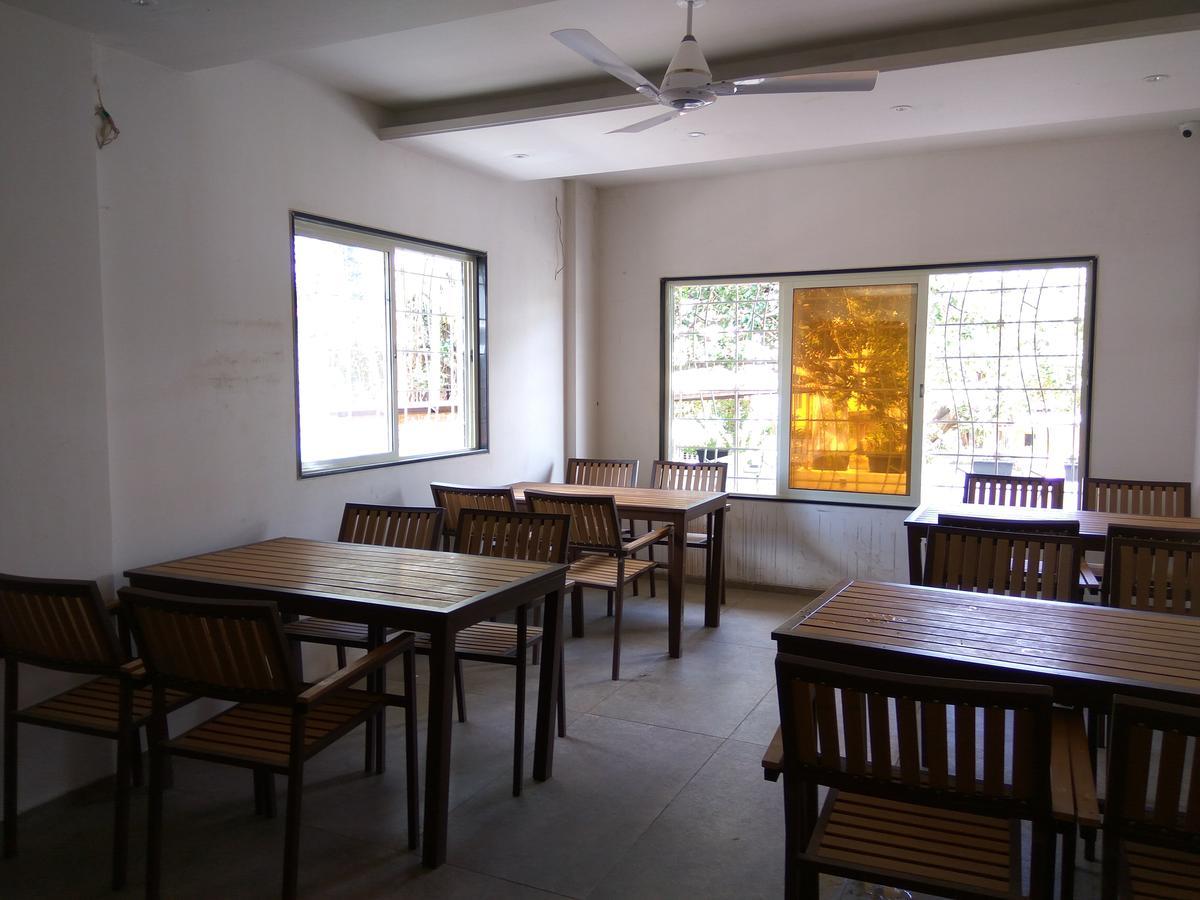 Manasi Inn Satara Exterior photo